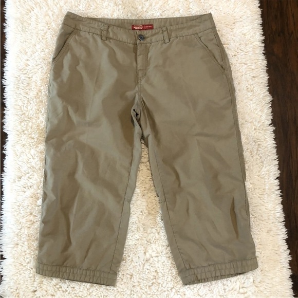 Eastern Mountain Sports Capris Pants Womens 12 Beige Ankle Button Hiking Outdoor - Picture 1 of 9